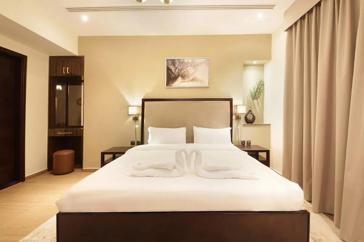Elegant 2Br With City Views Downtown Dubai Living