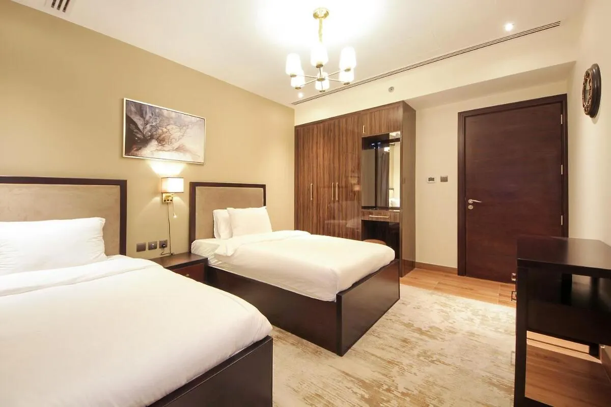Elegant 2Br With City Views Downtown Dubai Living
