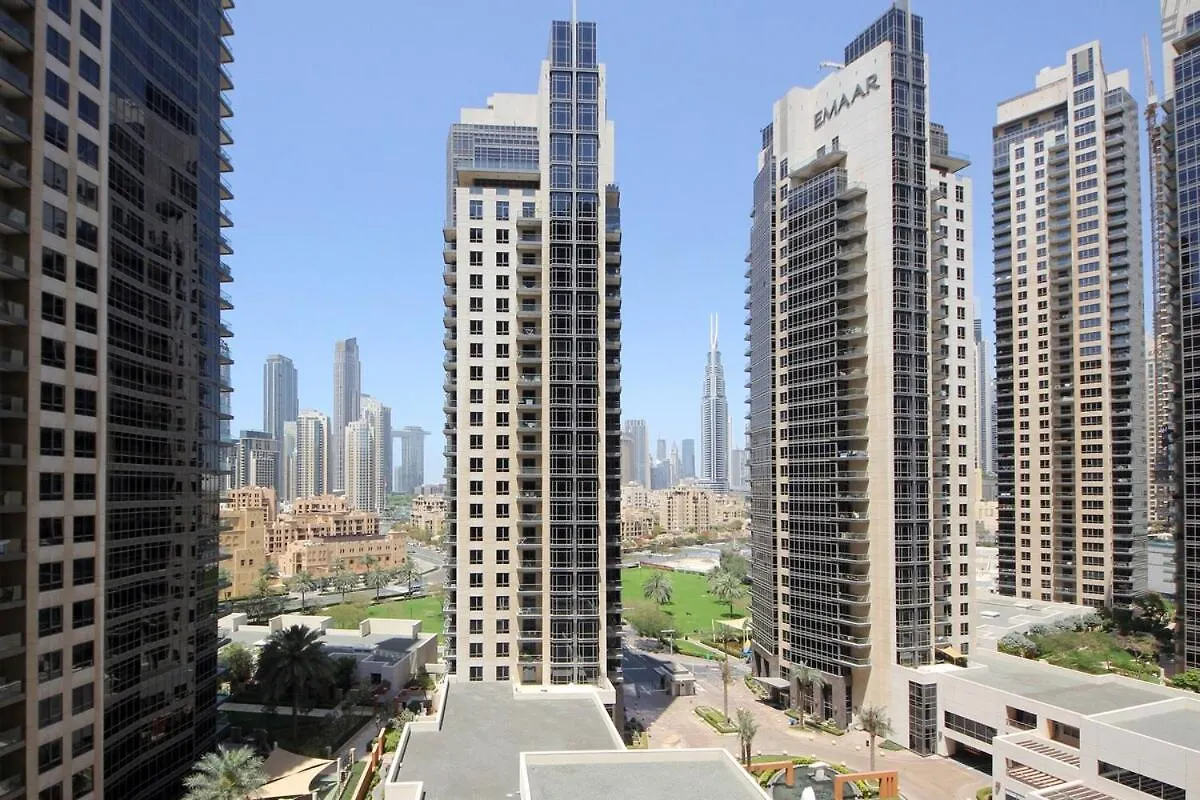 Elegant 2Br With City Views Downtown Dubai Living United Arab Emirates