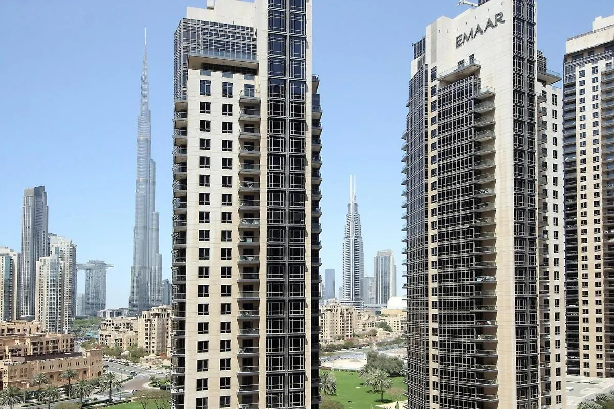 Elegant 2Br With City Views Downtown Dubai Living