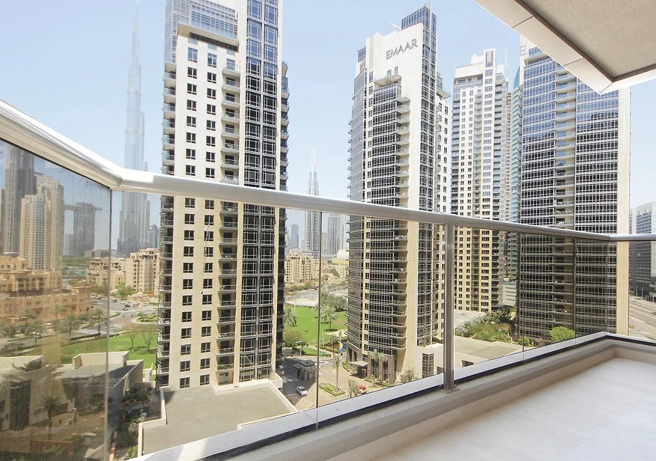 Elegant 2Br With City Views Downtown Dubai Living United Arab Emirates
